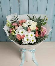Букет цветов из:  Розы, Лизиантусы и Хризантемы в Энгельсе