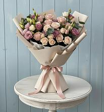 Букет цветов из:  Розы и Лизиантусы в Энгельсе