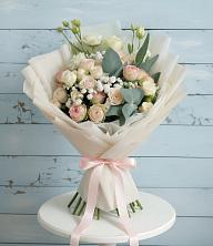 Букет цветов из:  Розы и Лизиантусы в Энгельсе