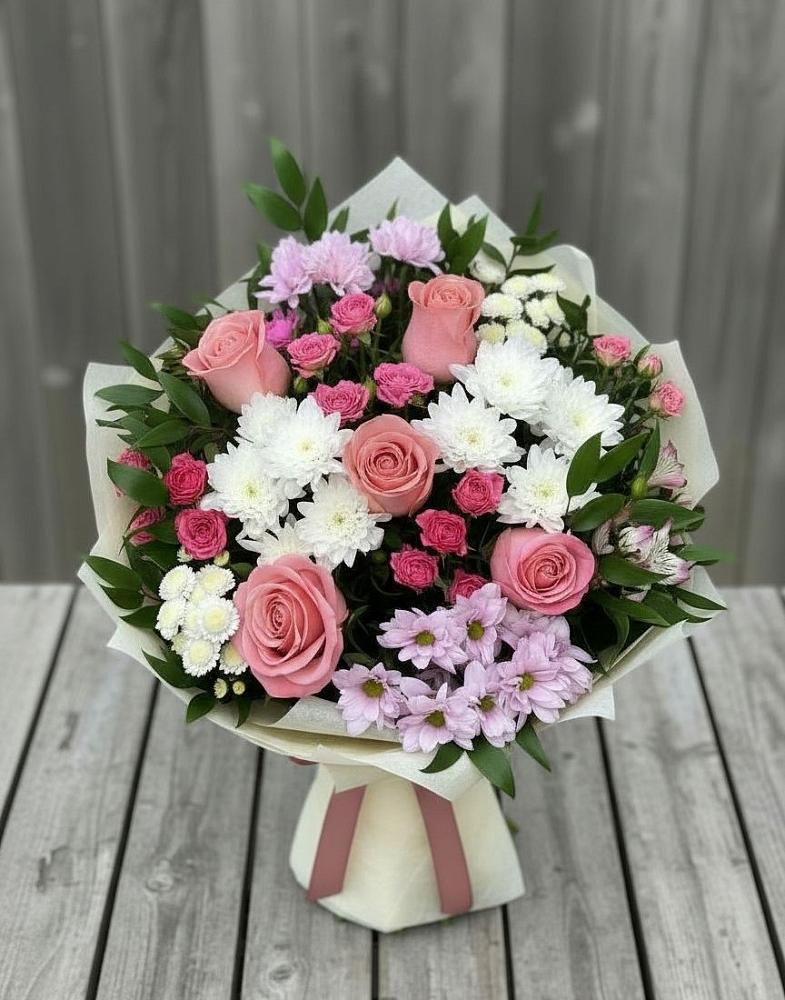 Букет цветов из: Альстромерии, Гвоздики, Розы и Хризантемы в Энгельсе