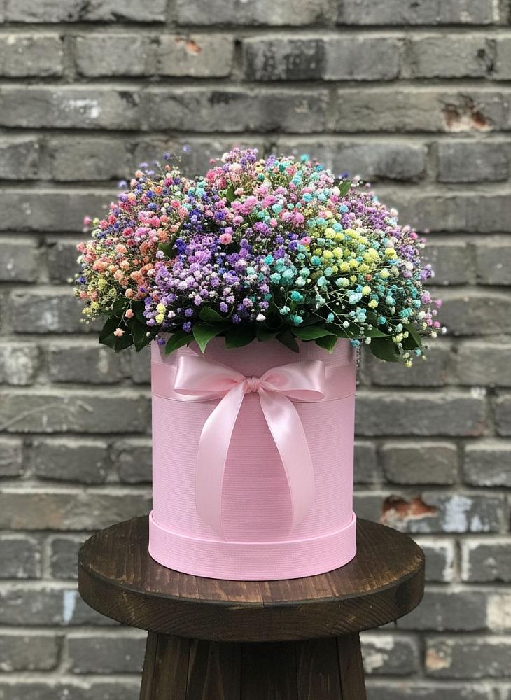 Цветочная композиция из Гипсофила и Розы в шляпной коробке в Энгельсе