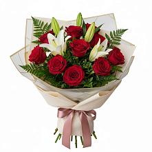 Букет цветов из:  Лилии и Розы в Энгельсе