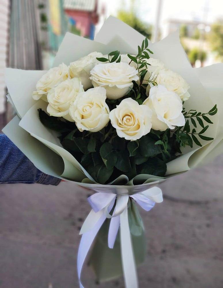 Букет Белые розы Проуд в Энгельсе