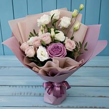 Букет цветов из:  Розы и Лизиантусы в Энгельсе
