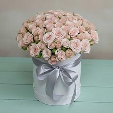 Цветочная композиция из Розы в шляпной коробке в Энгельсе