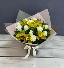 Букет цветов из:  Орхидеи и Розы в Энгельсе