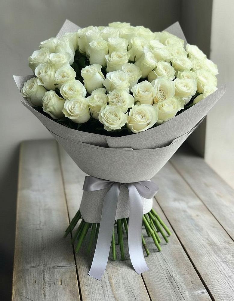 Букет 35 Белых роз в Энгельсе