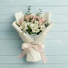 Букет цветов из:  Альстромерии в Энгельсе