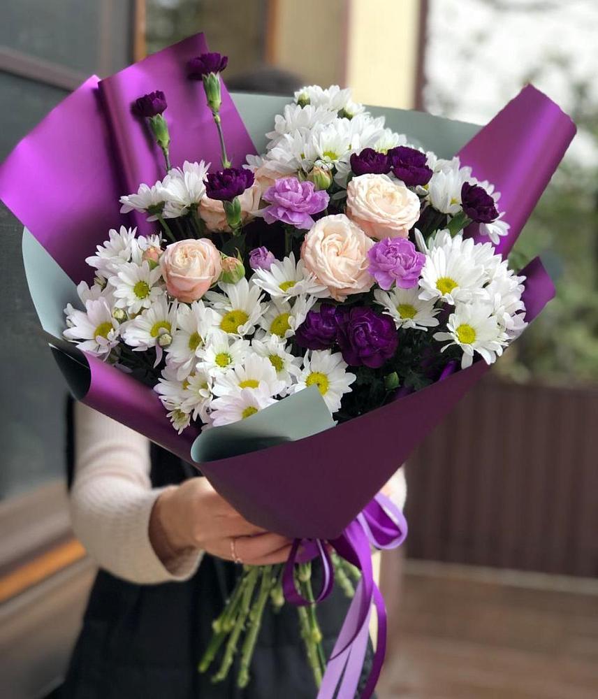 Букет цветов из: Хризантемы, Гвоздики и Розы в Энгельсе