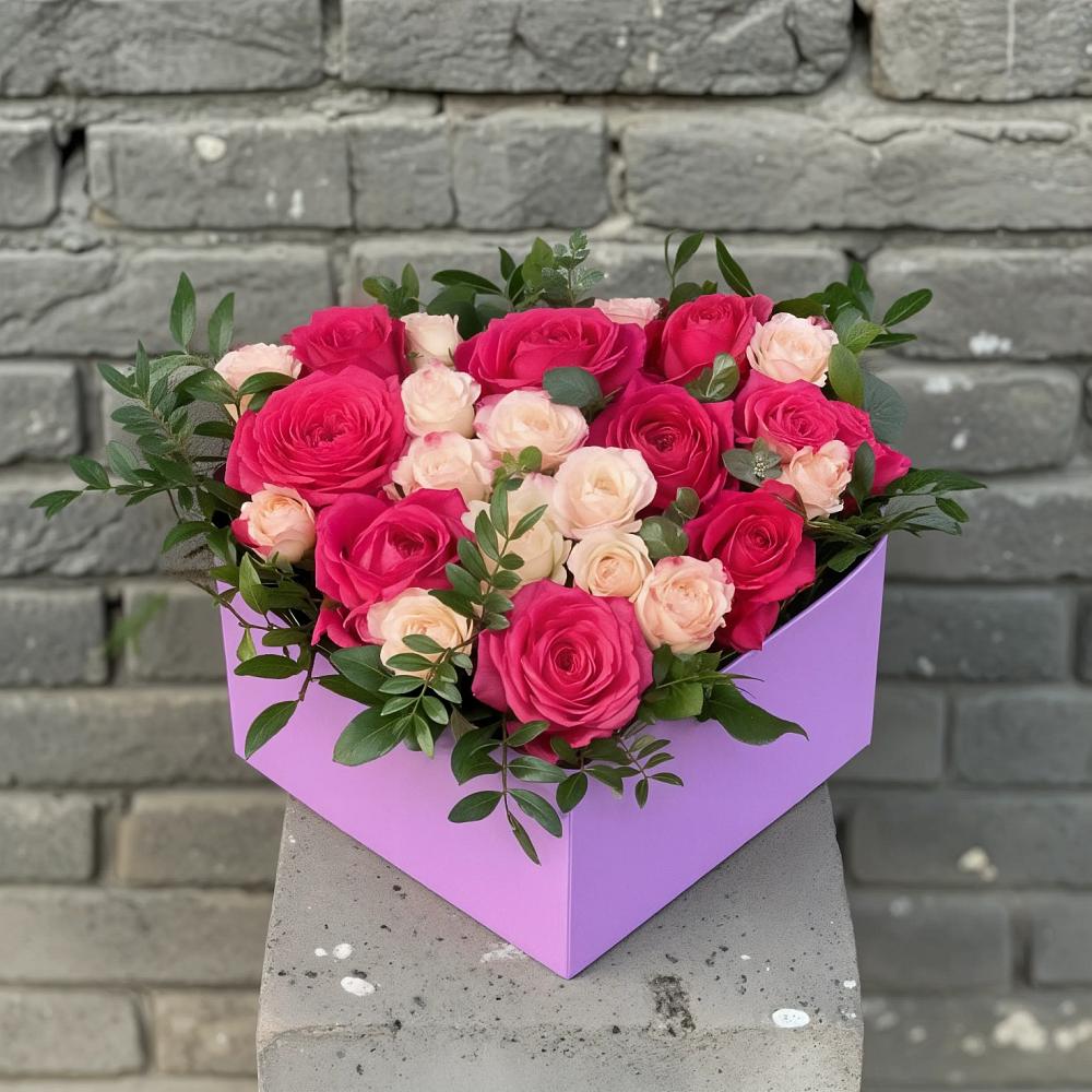 Цветочная композиция из Розы в коробке в Энгельсе