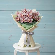 Букет цветов из:  Орхидеи и Розы в Энгельсе