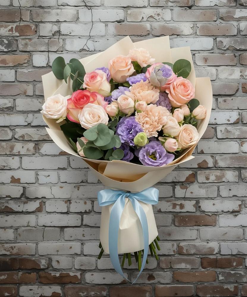 Букет цветов из: Розы, Лизиантусы и Гвоздики в Энгельсе