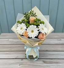 Букет цветов из:  Герберы, Розы и Хризантемы в Энгельсе