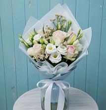 Букет цветов из:  Розы и Лизиантусы в Энгельсе