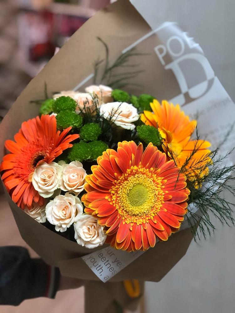 Букет цветов из: Герберы, Хризантемы и Розы в Энгельсе