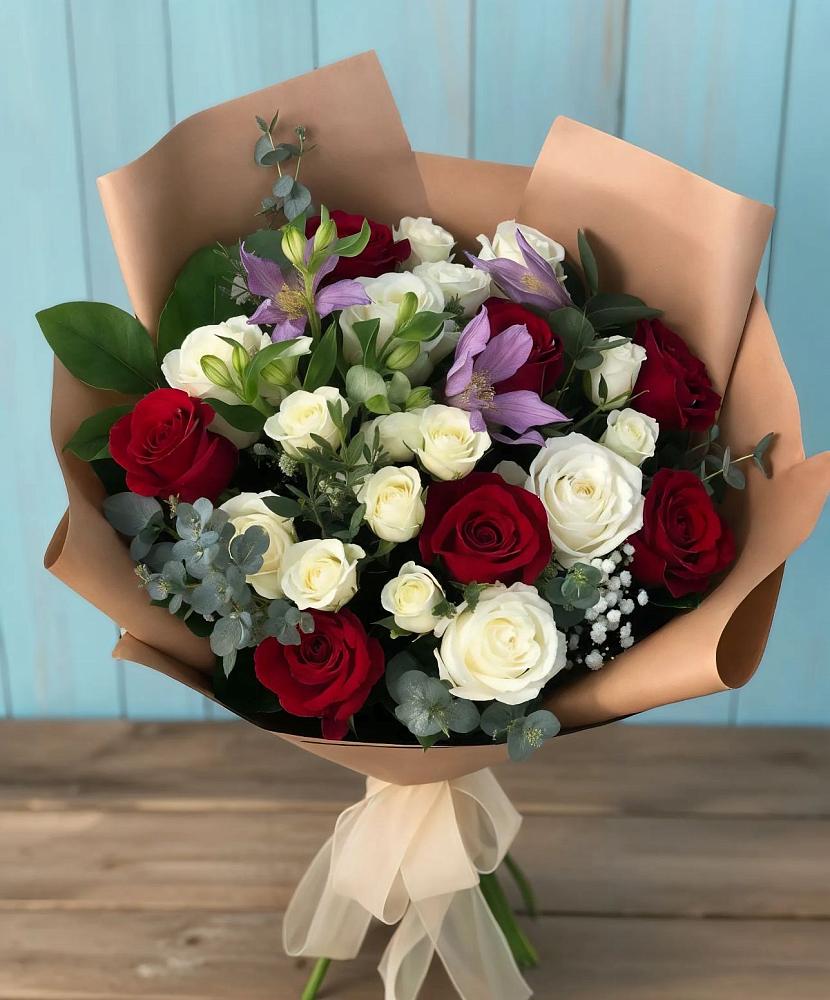 Букет цветов из: Розы и Альстромерии в Энгельсе