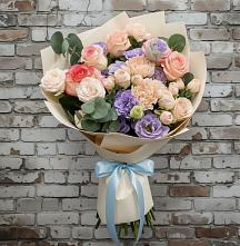 Букет цветов из:  Розы, Лизиантусы и Гвоздики в Энгельсе