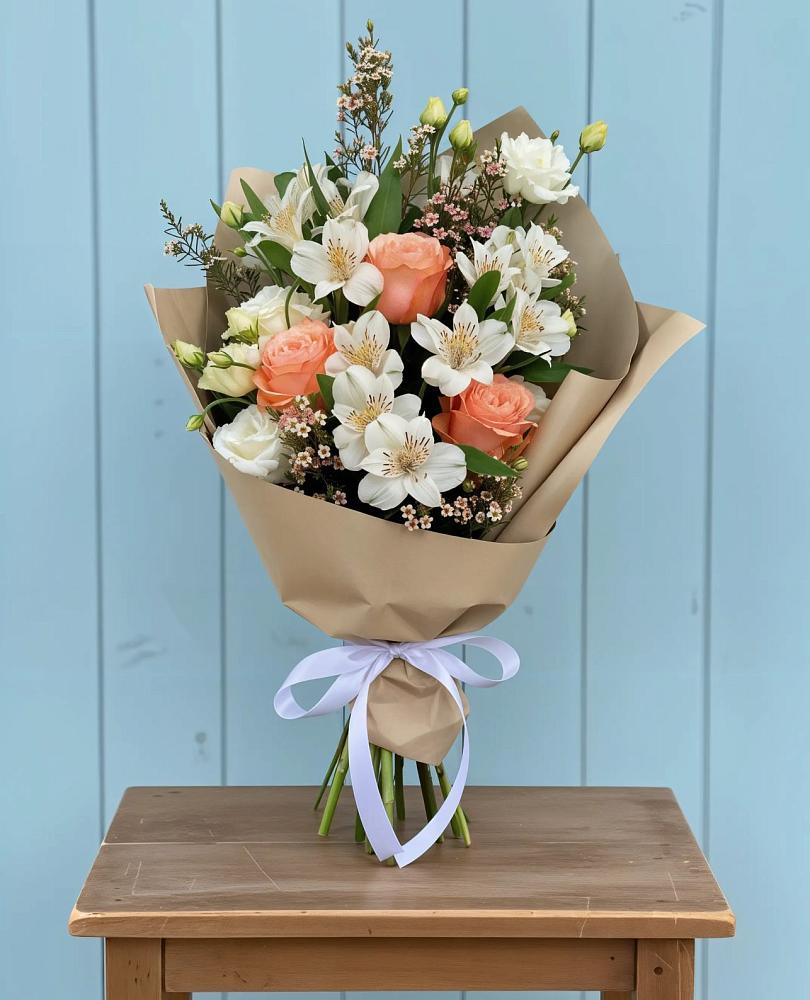 Букет цветов из: Альстромерии, Лизиантусы, Розы и Хризантемы в Энгельсе